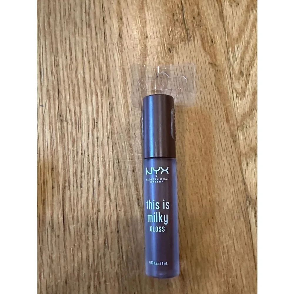 NYX Milky Lip Gloss -Milk The Coco